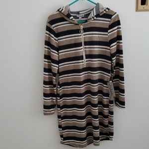 Long sleeve dress with hoody